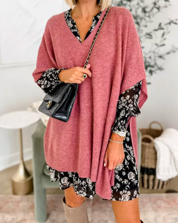 Erica - Sweter Poncho z Luźnym Fasonem i Dekoltem w Serek